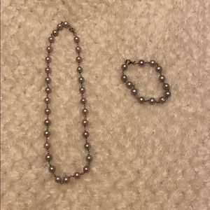 pearl necklace/bracelet